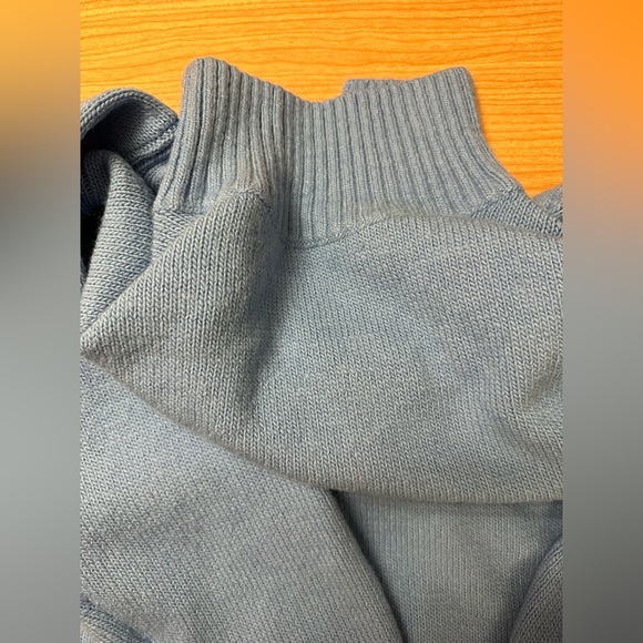 H&M blue long sweater size M very cute and trendy and keeps you warm! Brand new! - Picture 4 of 4